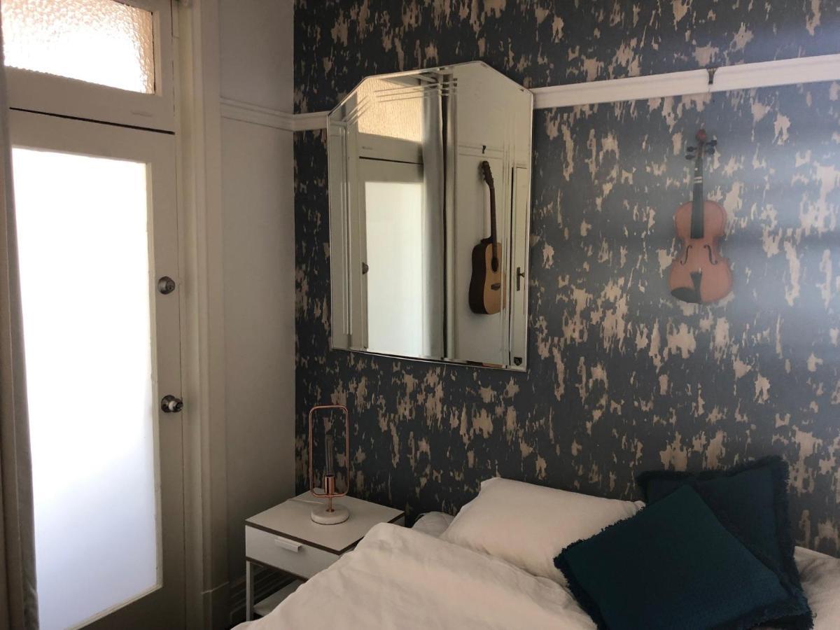 Hôtel Cat And Fiddle Balmain à Cité de Cité de Sydney Extérieur photo